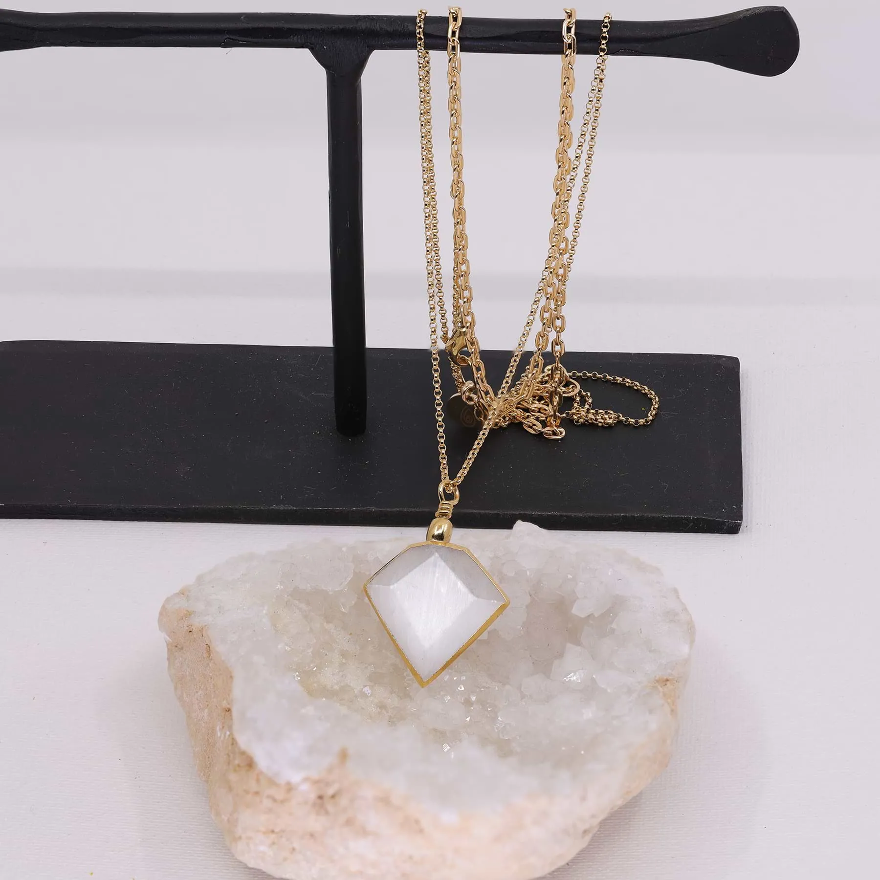 Desert Rose - Selenite Pendant Gold Layered Neckace