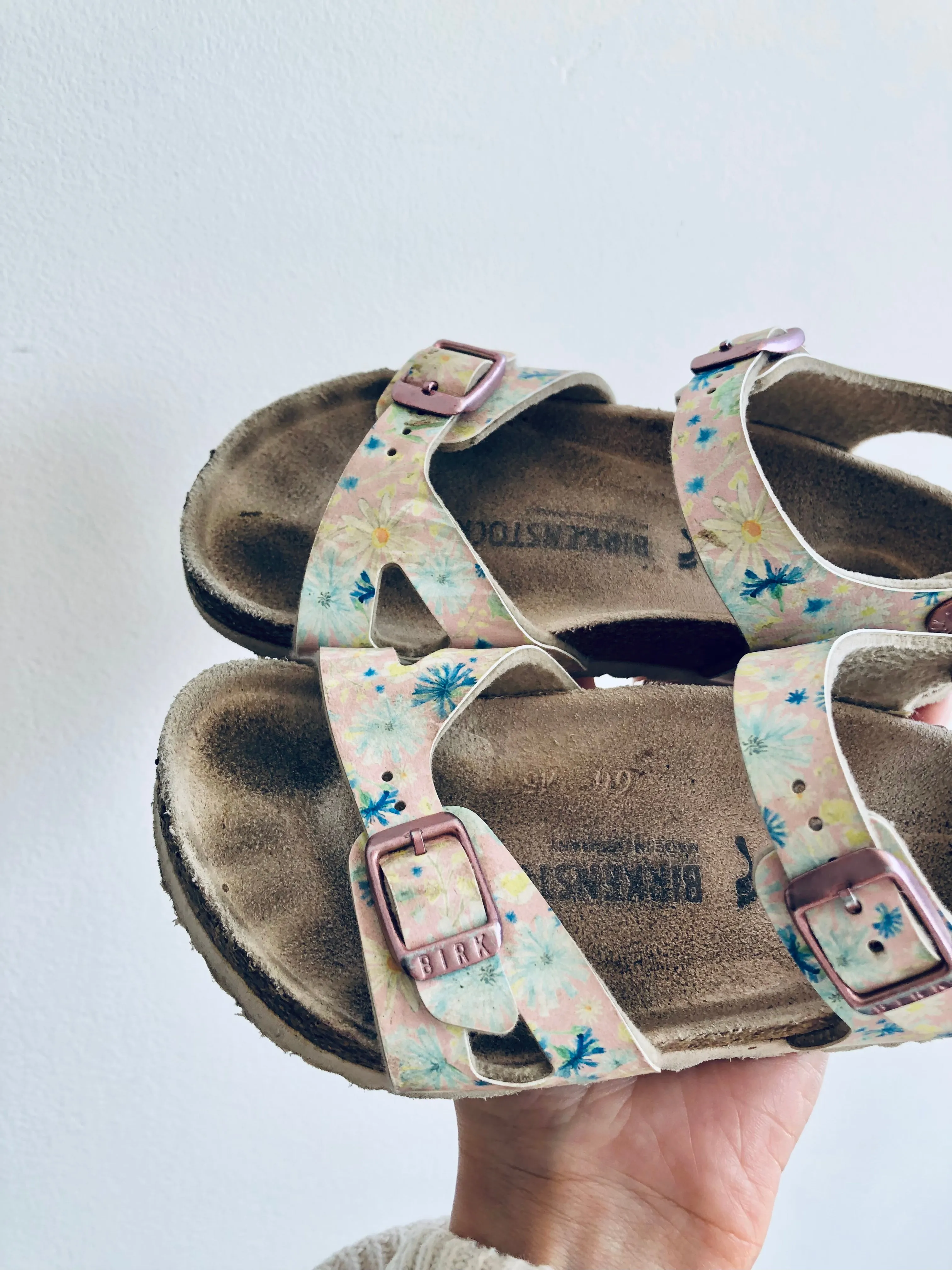 Floral Sandals (foot markings) // 9 Toddler