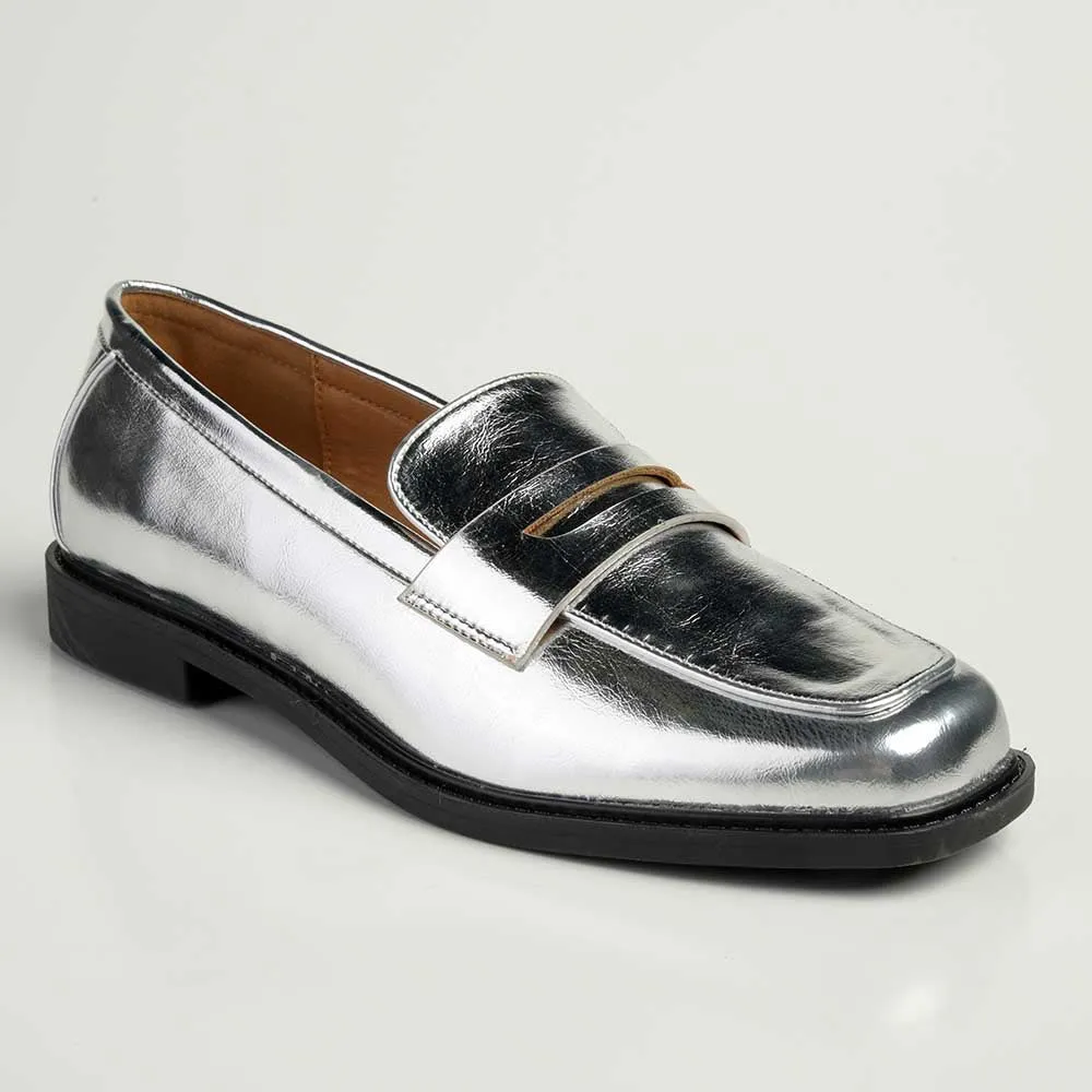 Elegant Silver Madison Pippa Loafers for Women - Stylish Slip-On Footwear